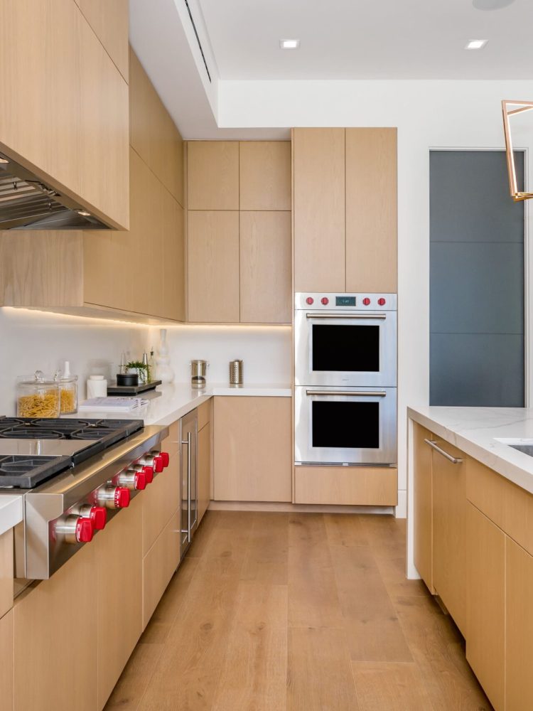 a-large-clean-kitchen-with-modern-style-counter-t-2025-02-02-07-47-12-utc